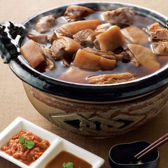 2017/年菜/黑貓探險隊/名店/蘿蔔糕/上海/八寶飯/扣肉/桌菜/羊肉爐/雞年/得獎/媒體/蘋果/報紙