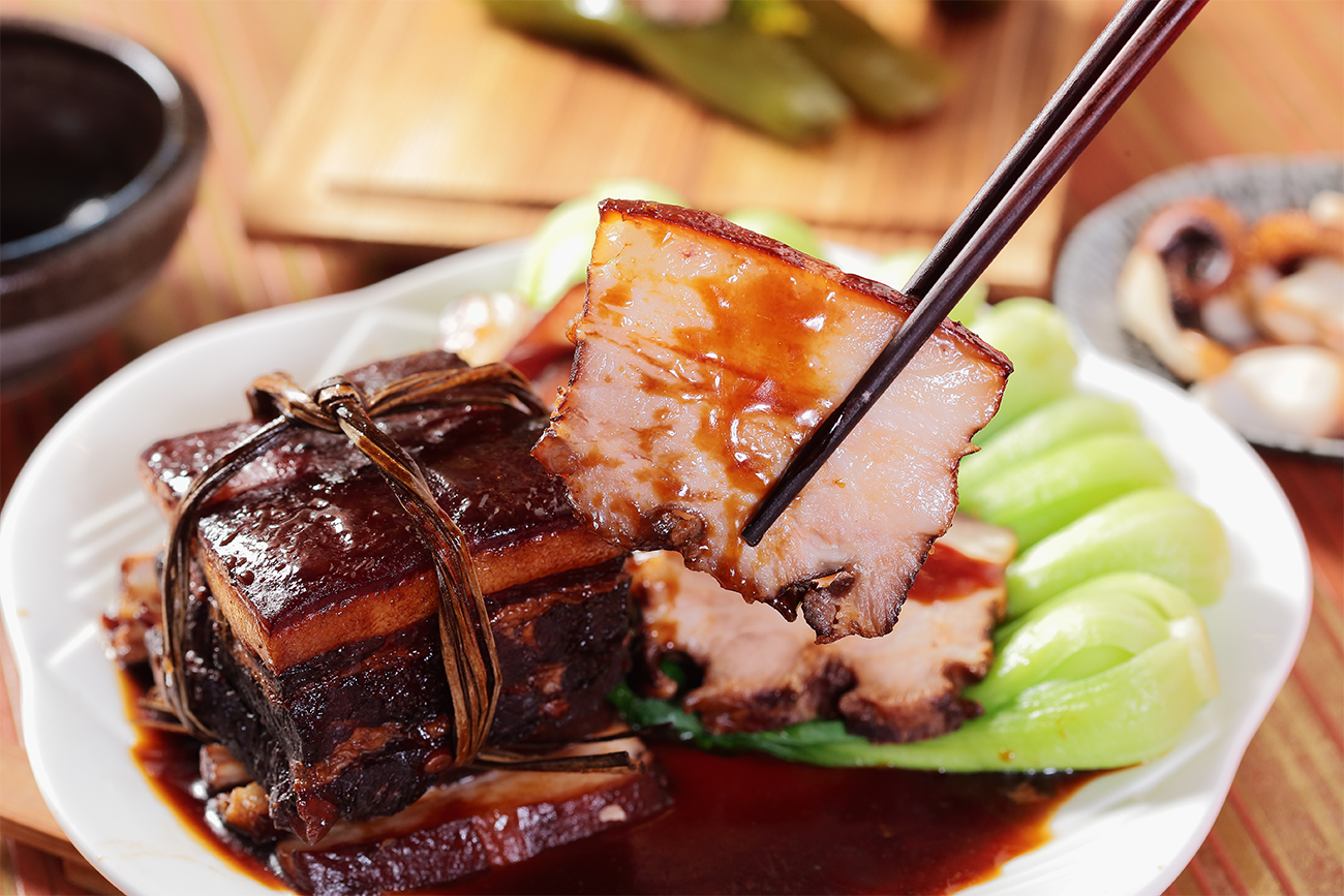 年菜/南門市場/年糕/獅子頭/佛跳牆/冰糖蓮藕/東坡肉/八寶飯/海參/豬肉凍/荷葉排骨/梅干扣肉/臭豆腐/糖醋排骨