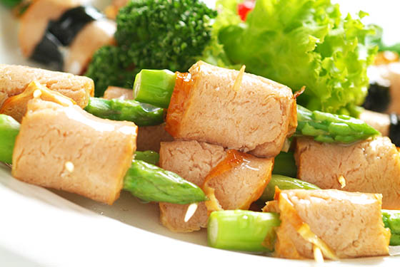 蘋果日報評比/蘋果2017/得獎年菜/年菜/素食年菜/素食/年夜飯/蘋果日報/蛋素/素年菜/過年/圍爐/小年夜/燻板鴨/易大師/美味田/春節/年菜預購/素鴨/鴨肉/除夕/初二/團圓/新春/2017/年菜評比/熱銷年菜/平價