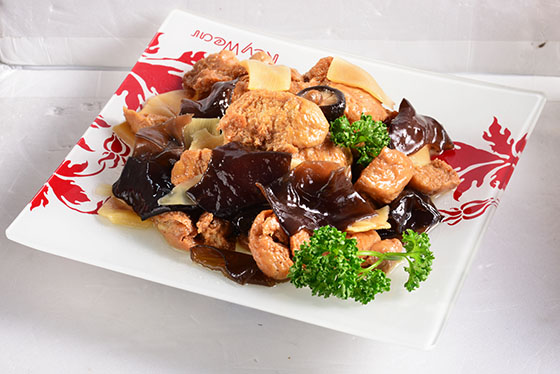 南門市場/逸湘齋/老饕/名店/2017/年菜/年夜飯/團圓/功夫菜/家常菜/佛跳牆/雞湯/砂鍋/鯉魚/鍋物/湯品/到貨/冰糖蓮藕/東坡大封/ 百果燴鮑參/ 豆瓣鯉魚/ 雞肉雙拼/ 青椒鑲肉/ 上海咕咾肉/ 酸菜白肉鍋/ 雪菜百頁/ 紅燒獅子