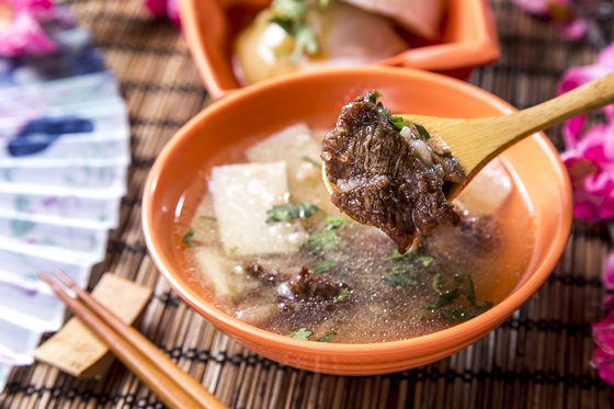 光頭碗粿/肉粽/肉圓/貢丸湯/碗粿/聚餐/小點/紅茶/吃飯/美食