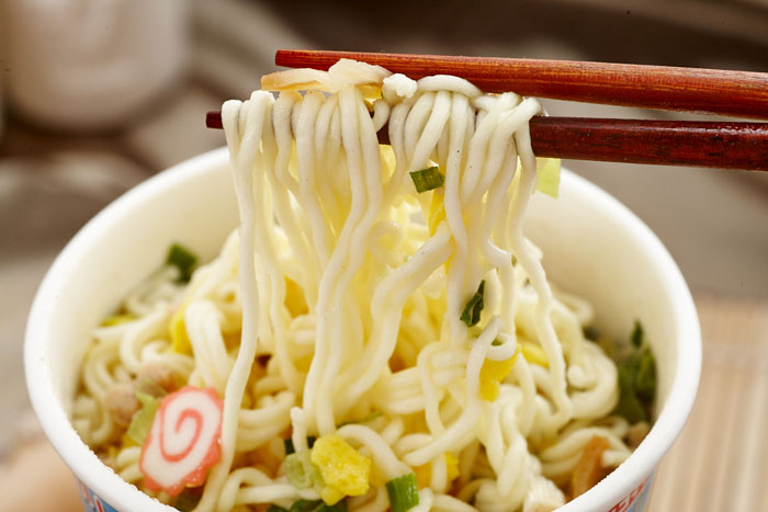 日本杯面系列-日本原装进口,超人气日清杯面!海鲜、乌龙面两种经典口味,汤头香醇,面条Q弹,即冲即食让您饱足又幸福,17Life,团购、宅配24小时到货、优惠券、即买即用