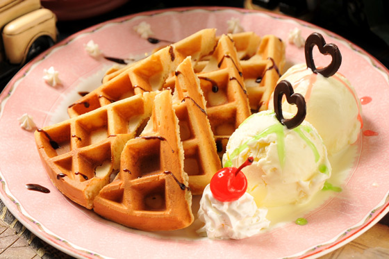 义料理餐厅提供各式平价美食,海外带回异国家