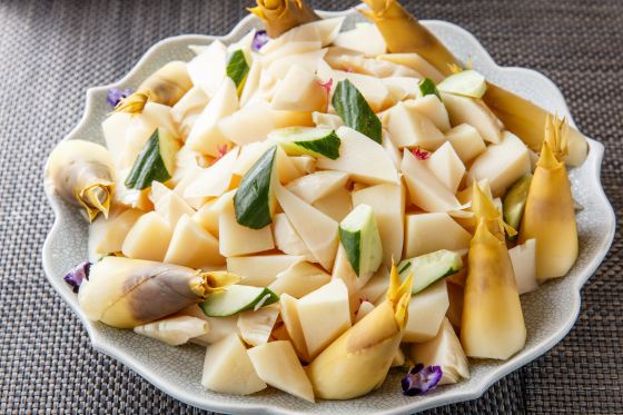 当季绿竹笋沙拉