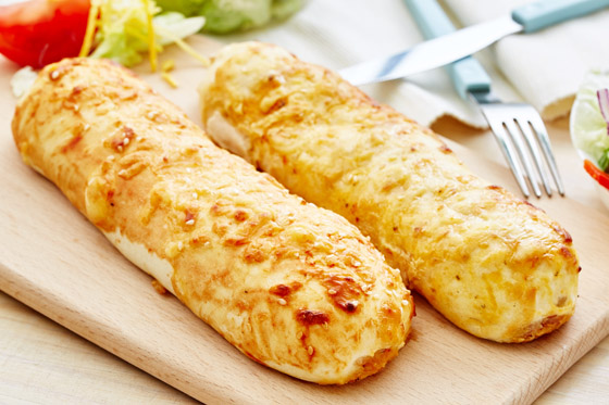 美式香浓起司卷-咬一口香 q饼皮,裹著会牵丝的浓郁起司,夹著扎实鸡肉