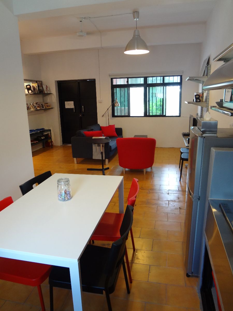 当我们关在一起,感受『蹲苦窑』的新鲜体验!