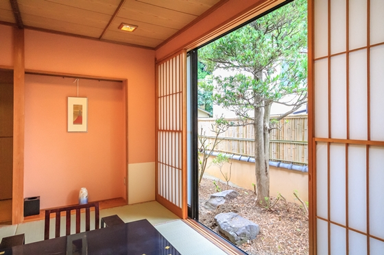 海都假期旅行社-伊豆山城温泉会馆-茶町の散策