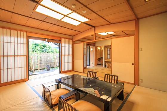 海都假期旅行社-伊豆山城温泉会馆-茶町の散策