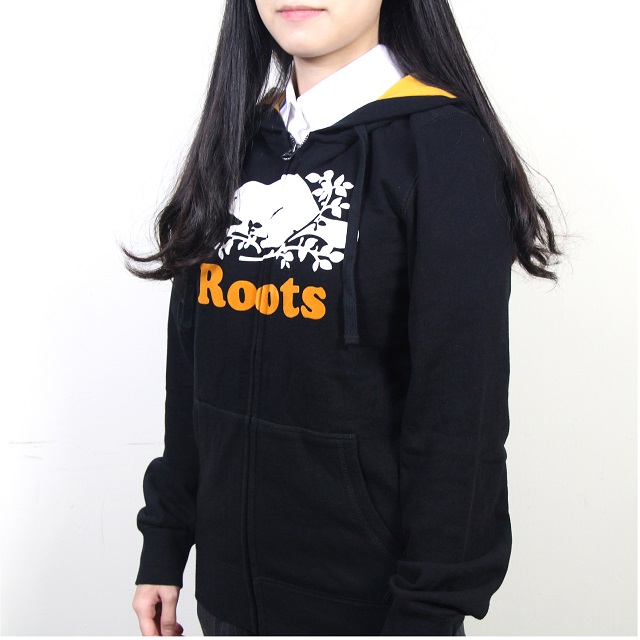 歡迎光臨新光三越百貨 黃色派對 Roots 基本款連帽logo外套